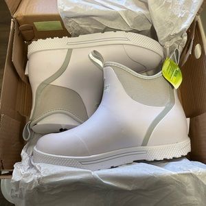 Men’s Xtratuf Wheelhouse 6” Waterproof Boots BRAND NEW Size 8